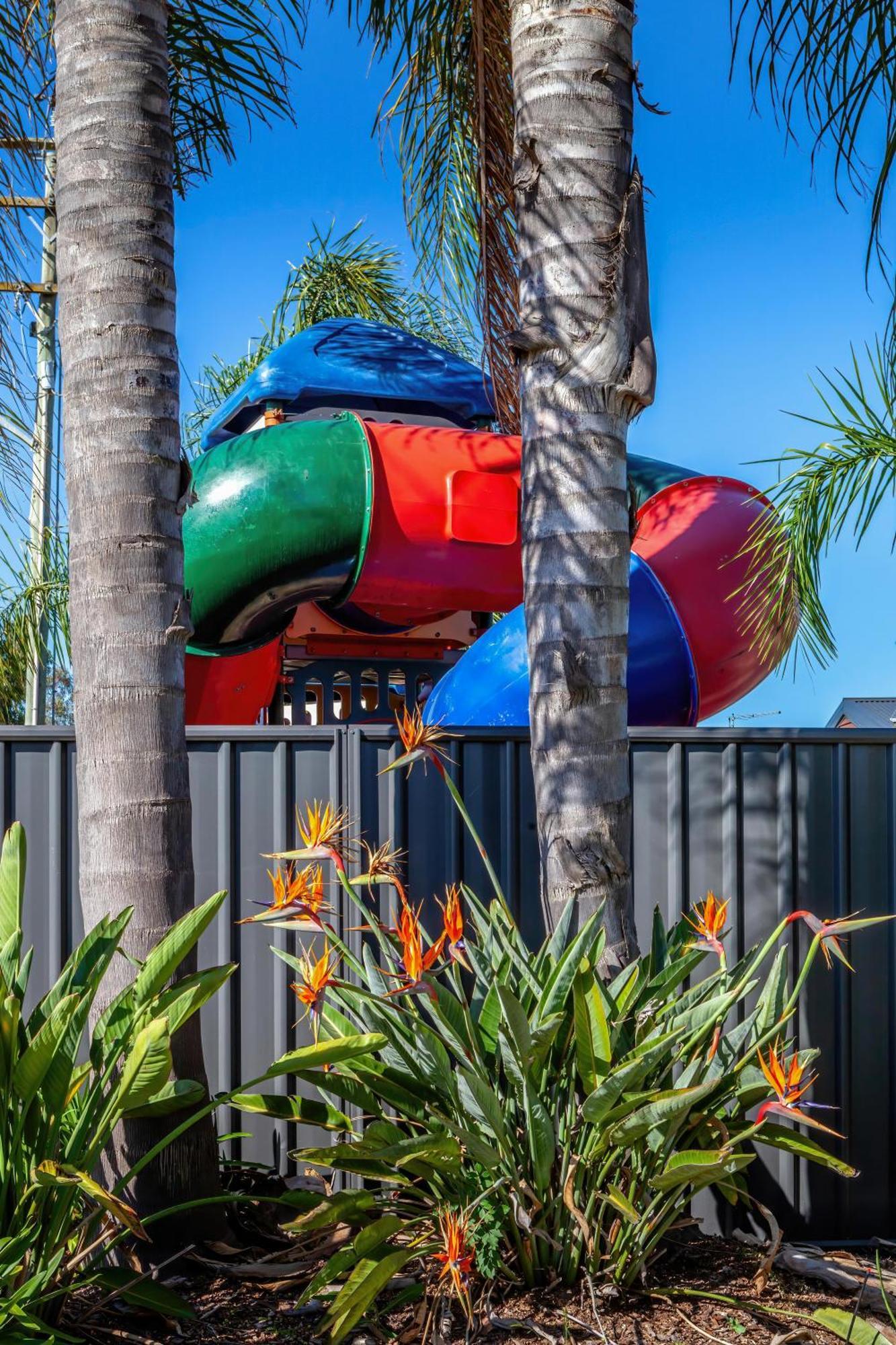Big4 Albury Tourist Park Hotel Exterior photo