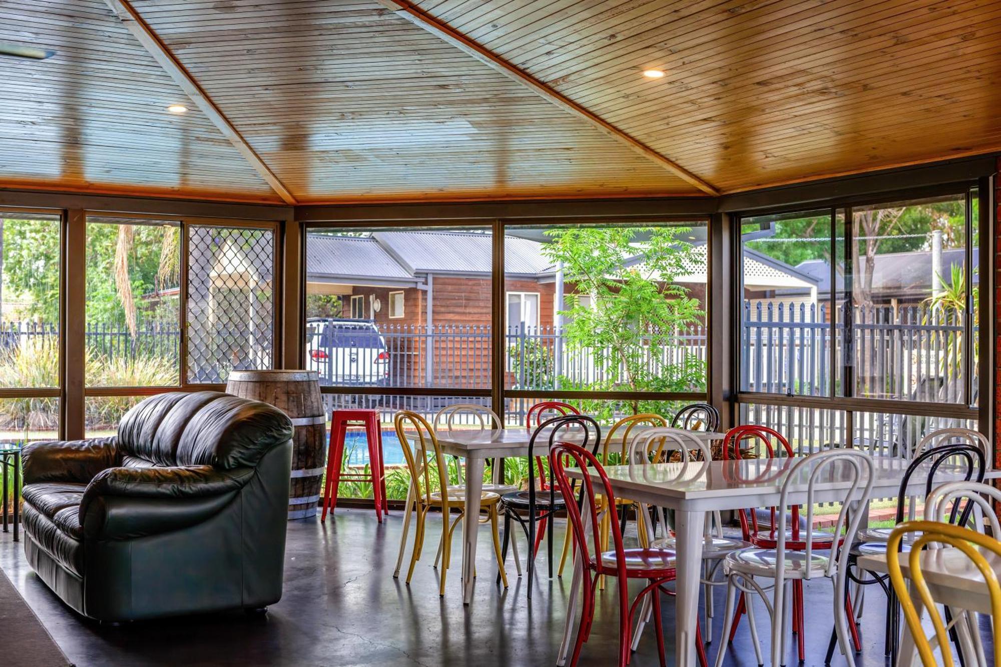 Big4 Albury Tourist Park Hotel Exterior photo