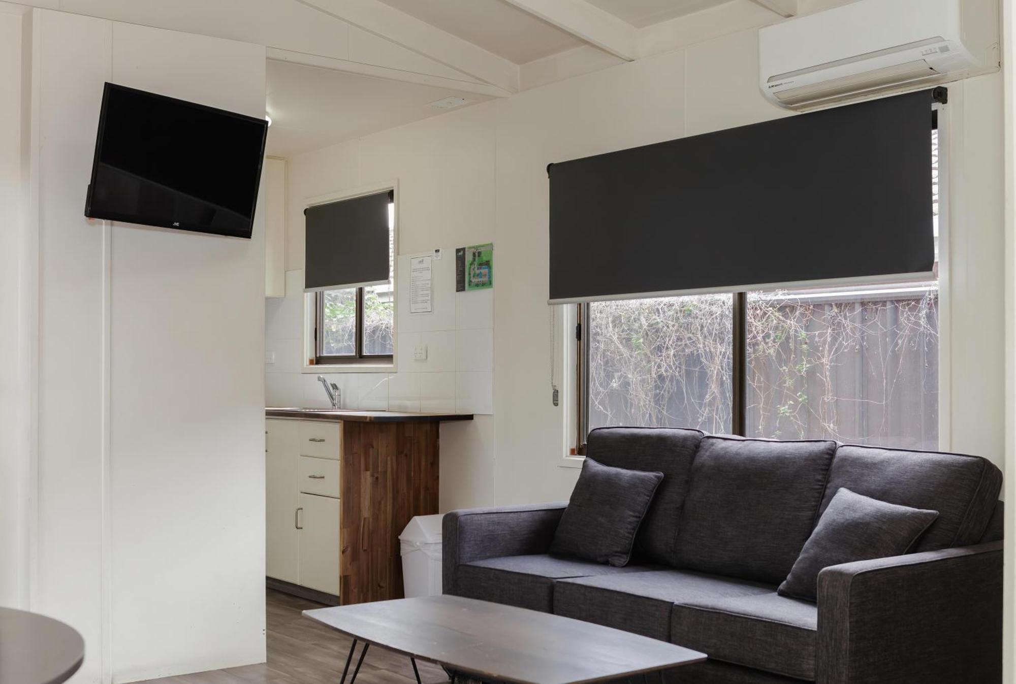 Big4 Albury Tourist Park Hotel Exterior photo