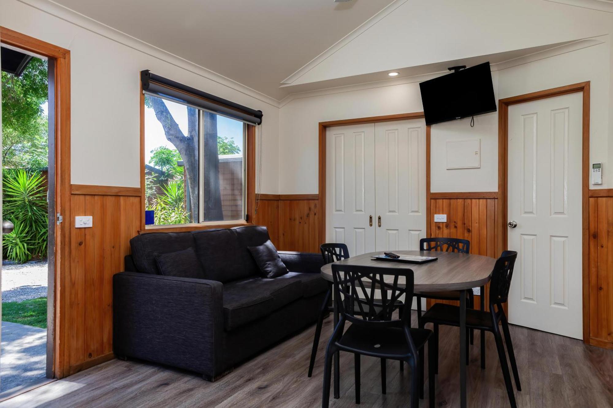 Big4 Albury Tourist Park Hotel Exterior photo